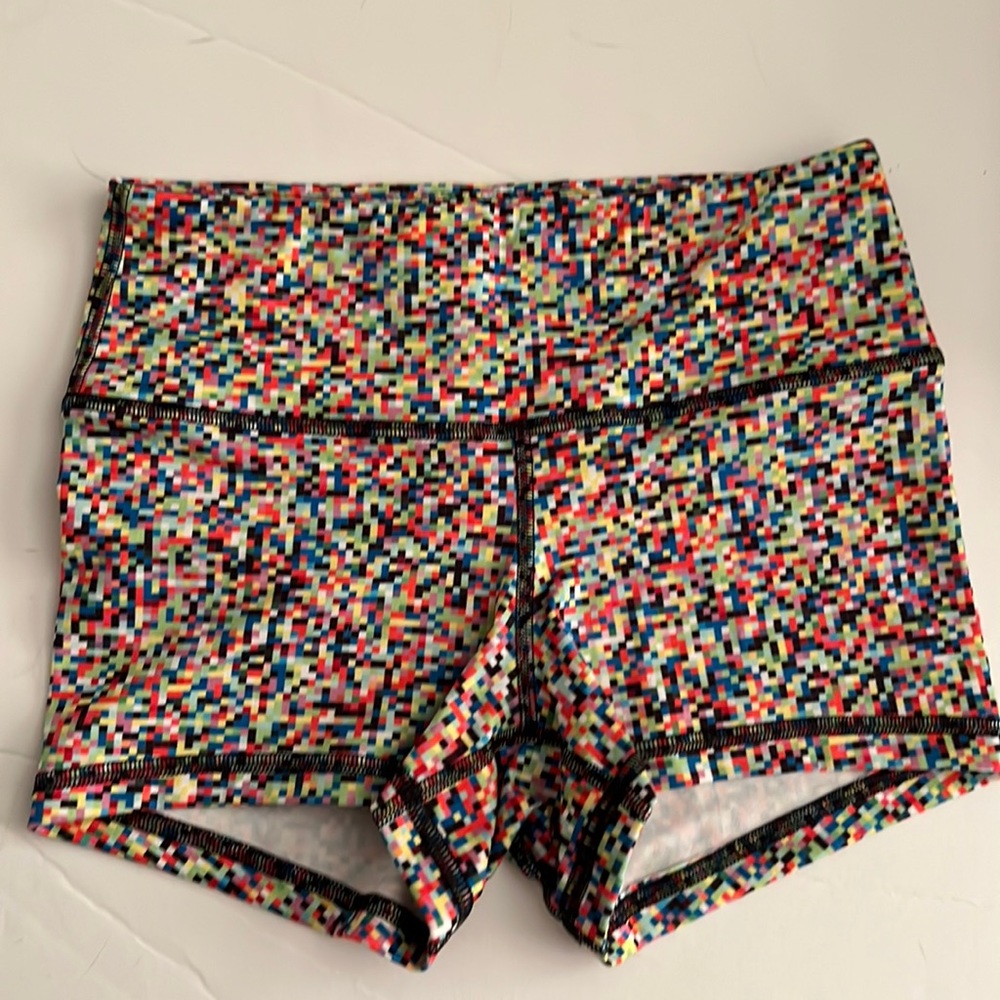 EUC, XS FLEO shorts, DNDL collab Pixelated OG